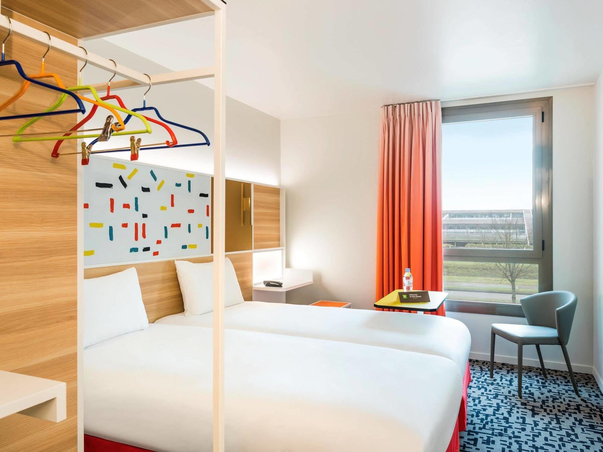 ไอบิส สไตล์ แวร์ซาย กูยองคูร์ Hotel Guyancourt ภายนอก รูปภาพ