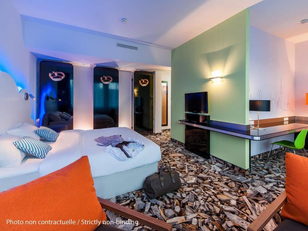 ไอบิส สไตล์ แวร์ซาย กูยองคูร์ Hotel Guyancourt ภายนอก รูปภาพ
